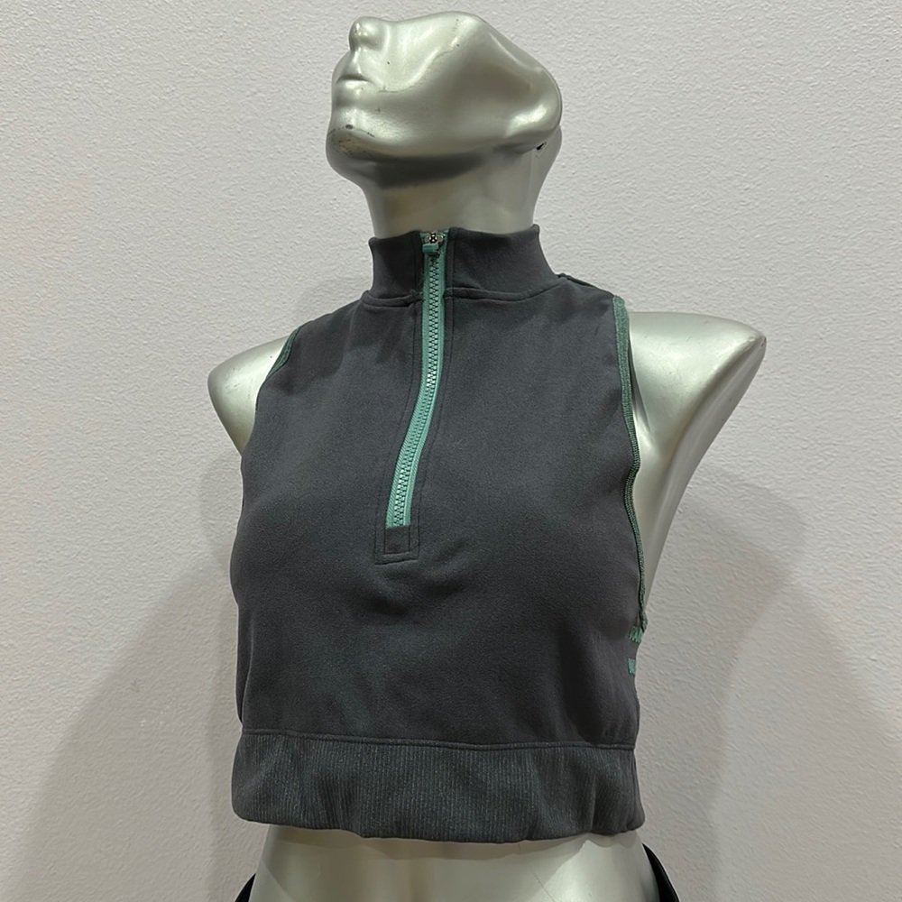 Fabletics sportswear bra